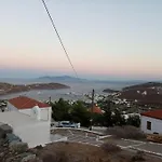 The Mansion Of Mrs. Maria Сasa de vacaciones Serifos Town